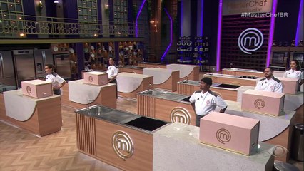 Caixa misteriosa no MasterChef apresenta café aos confeiteiros