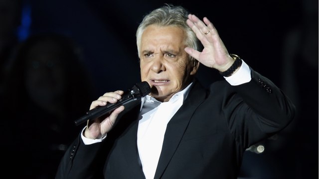 GALA VIDEO - Michel Sardou cinglant sur la dissolution demandée par Emmanuel Macron : “Bien fait pour sa gueule”