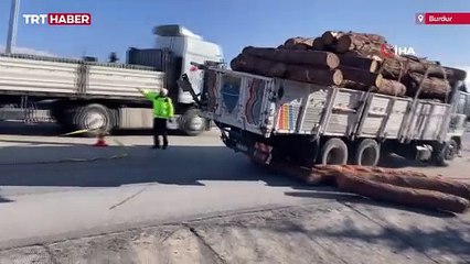 Kaza içinde kaza: Kurtarma çalışması sırasında kamyon geri kaydı