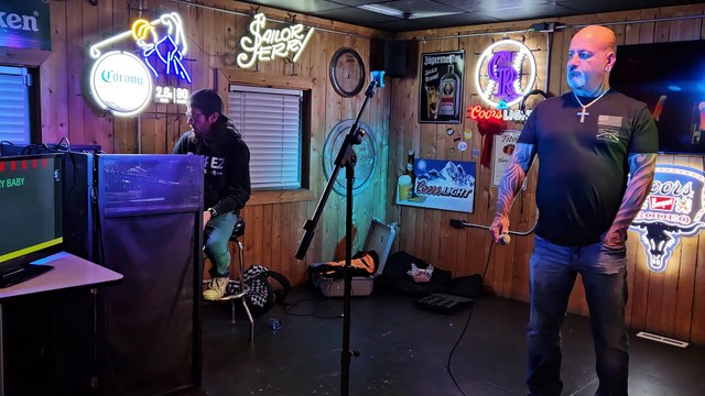 STRAY CATS - ROCK THIS TOWN (PERFORMED LIVE AT SCOREZ)