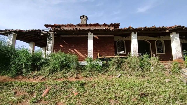 UMA MANSÃO ABANDONADA MUITO TOP - EU PENSEI TER ALGUÉM LÁ DENTRO