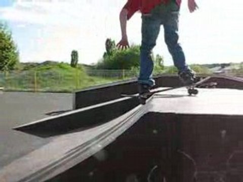 Sk8@Chalonnes ==>Léo > nolie shuv it to rock to...
