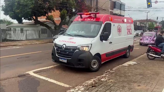 Duas motos se envolvem em acidente na Rua Jacarezinho