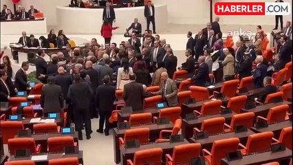 TBMM Genel Kurulu'nda Alkış Tartışması... CHP'li Başarır'dan Ak Parti'ye: "Osman Bak'ı Burada Küçük Düşürdünüz, Bir Meksika Dalgası Eksikti"