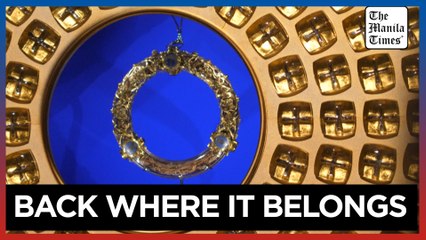 Sacred relic returns to Notre-Dame