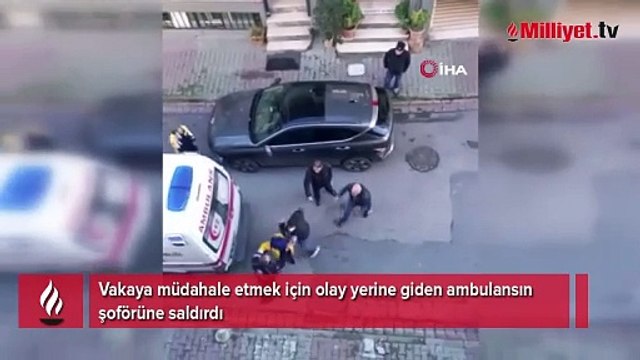 Ümraniye'de korku dolu anlar! Vakaya giden ambulans şoförüne saldırdı