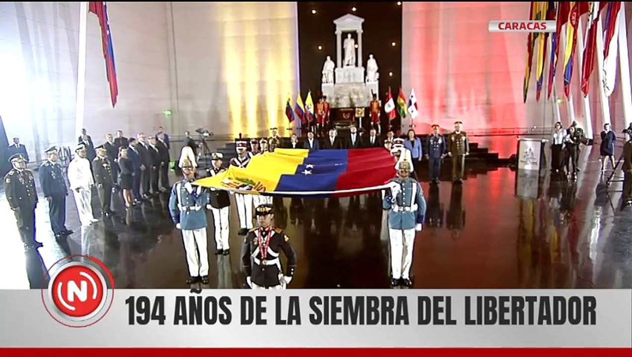 Conmemoran 194 años de la partida física de El Libertador Simón Bolívar con izada de bandera
