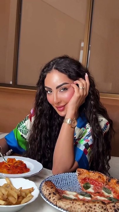 نور الغندور تثير التساؤلات عن هوية عريسها الجديد