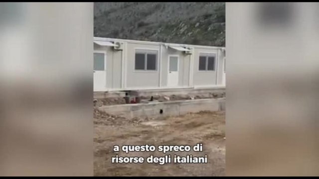 Schlein nel CPR in Albania: guardate lo spreco coi vostri occhi