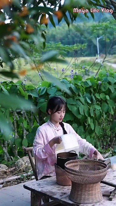 The elegant beauty of oriental aesthetic-chinese intangible cultural heritage intangled Flowers