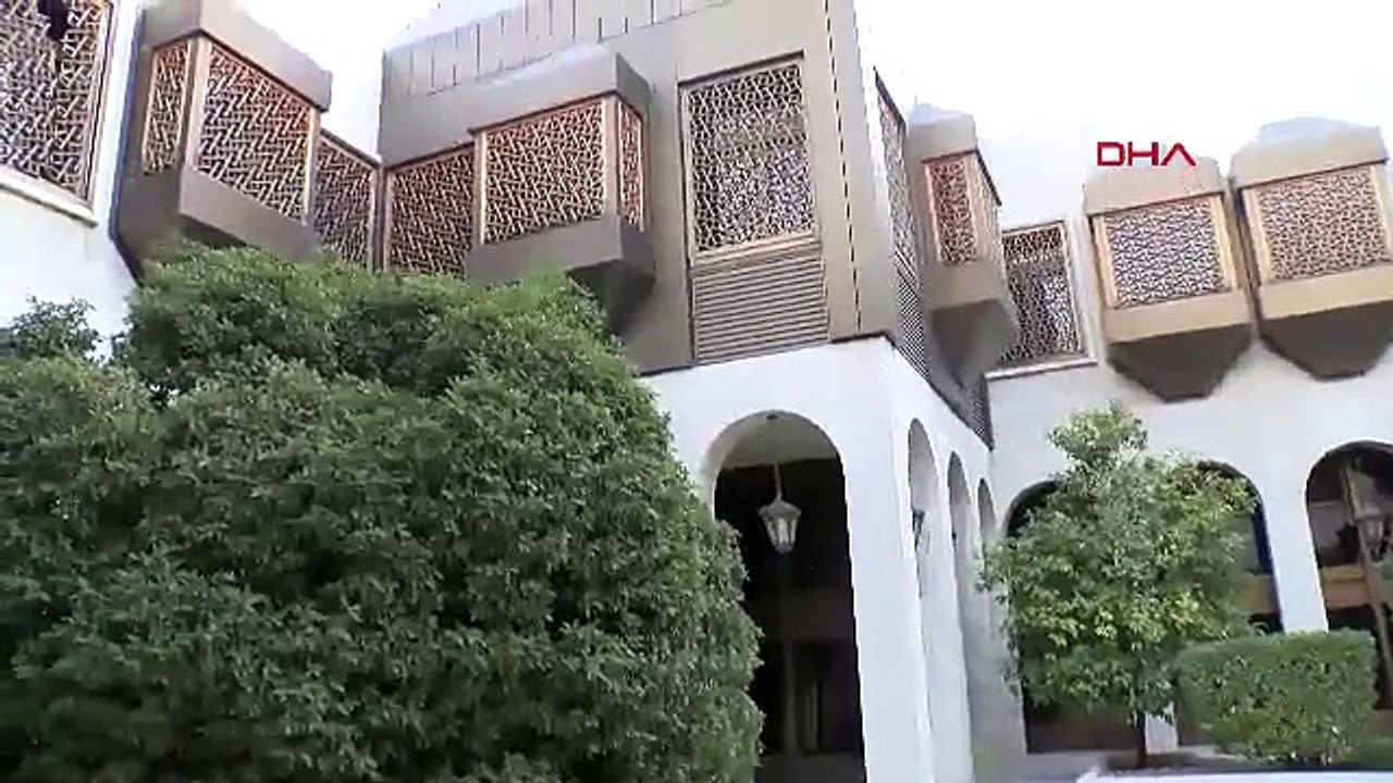 Esad'ın saray refiminin karargahı ''korku sarayı'' ateşe verildi; geriye bu kaldı...