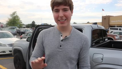 Giving Homeless People $1,000 (Not Clickbait)