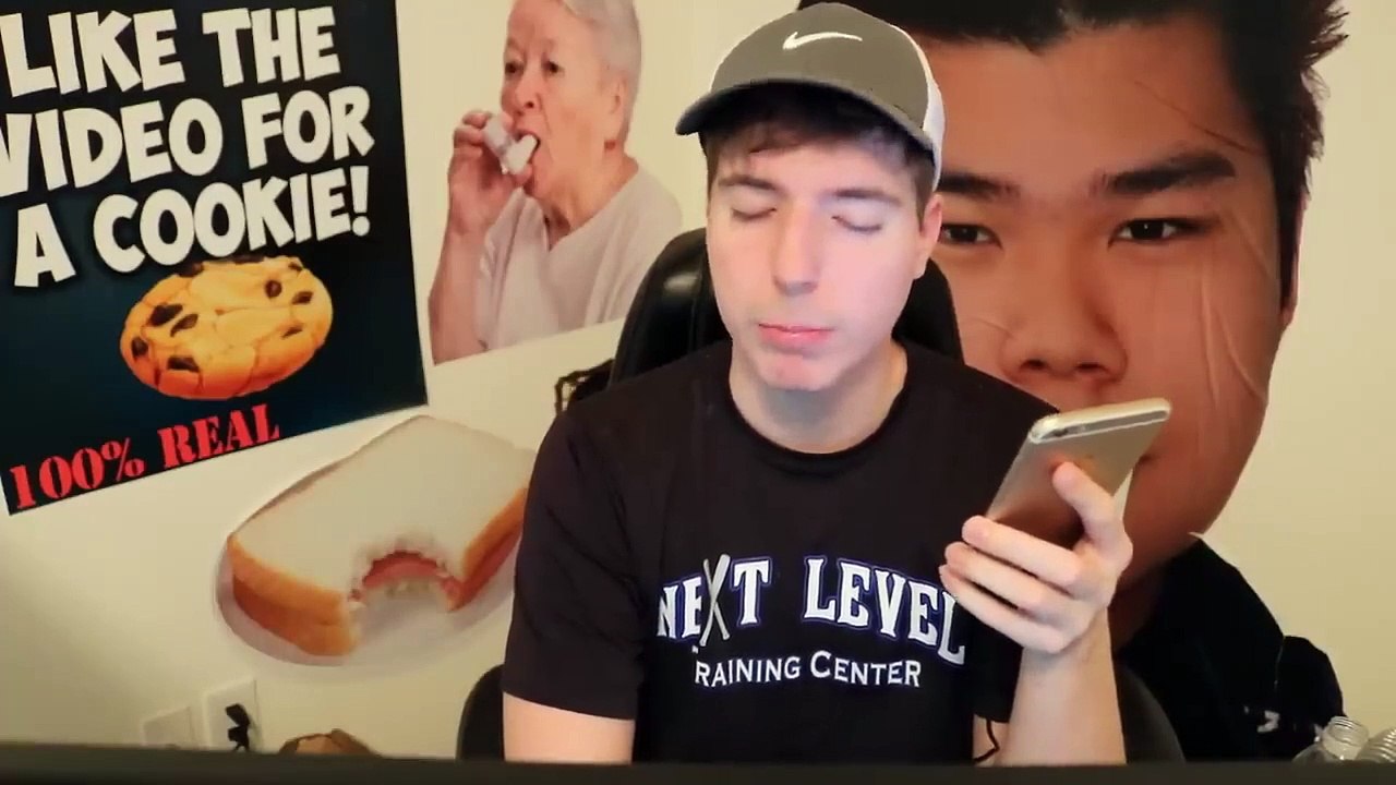 Reading The Entire Bee Movie Script But Everytime They Say Bee I Repeat All the Previous Bees