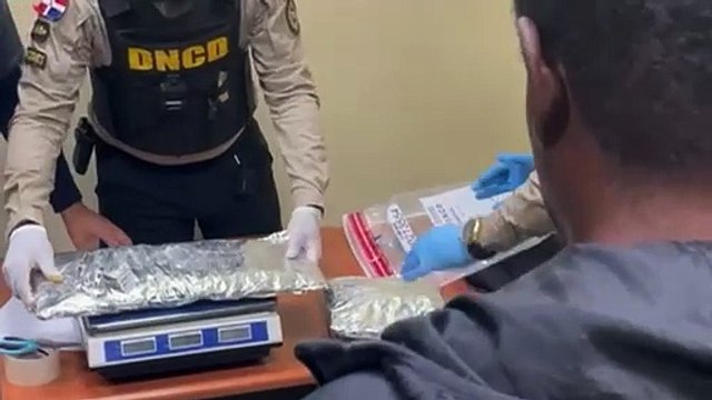Atrapan holandés con 4 kilos de cocaína en el aeropuerto del Cibao