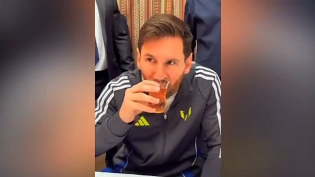 Lionel Messi Türk çayı içti! Sosyal medya bu görüntü sonrası yıkıldı