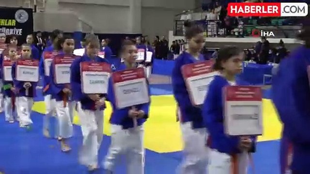 Kütahya'da Yıldızlar Kuraş Türkiye Şampiyonası Başladı