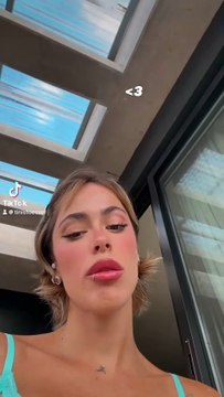 Tini Stoessel tras implante mamario