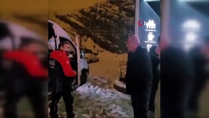 Yoğun kar yağışında mahsur kalan 21 kişiye AFAD yetişti!