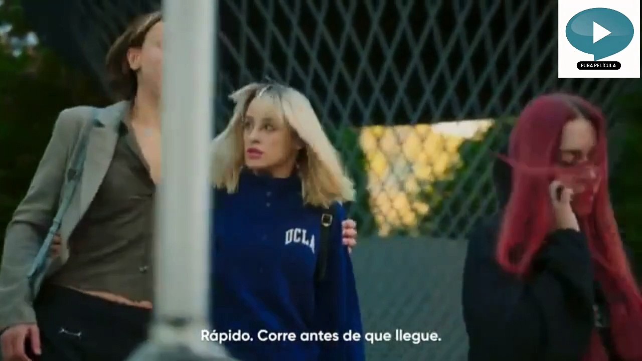 Alumna envia señales a su profesora drama en latino