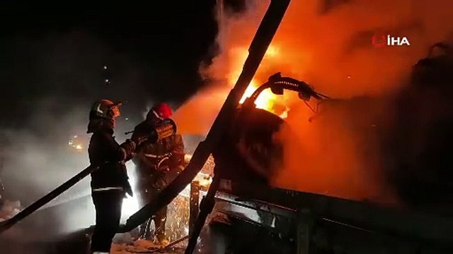 Kuzey Marmara otoyolunda korkutan anlar! Lastik yüklü römork alev alev yandı!