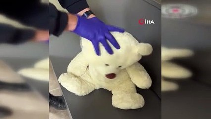 Oyuncak ayı içinden uyuşturucu çıktı