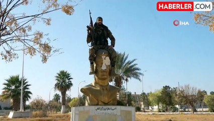 Esad Heykelleri Muhalifler Tarafından Yıkıldı