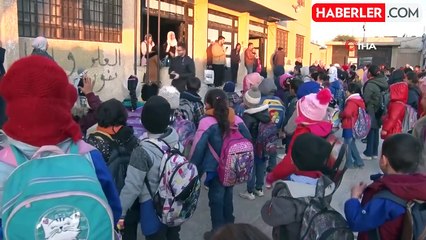Suriye'de Eğitimde Yeni Dönem: Çocuklar Özgürlük Şarkılarıyla Derse Girdi