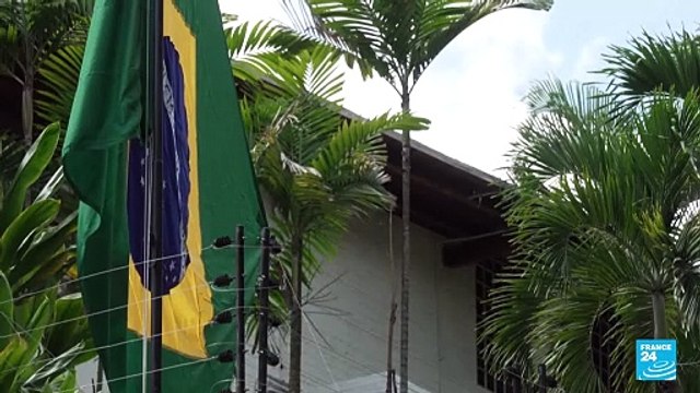 Opositores venezolanos asilados en la embajada argentina en Caracas denuncian hostigamiento