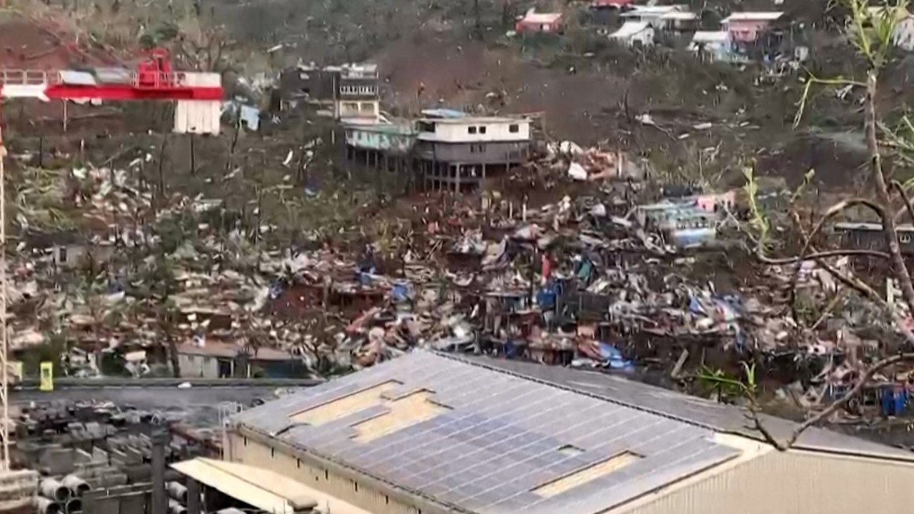 Cyclone Chido à Mayotte : les images de désolation d’un archipel ravagé
