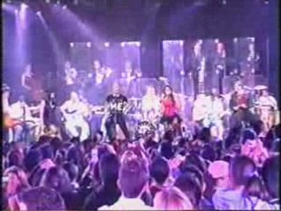 RBD - Rebelde (CONFESIONES EN CONCIERTO)