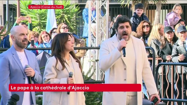 Le Pape en Corse : Revoir ce fort moment d'émotion quand Patrick Fiori, Alizée et plusieurs artistes ont accueilli le pape en chantant Terra Corsa devant la cathédrale d'Ajaccio.