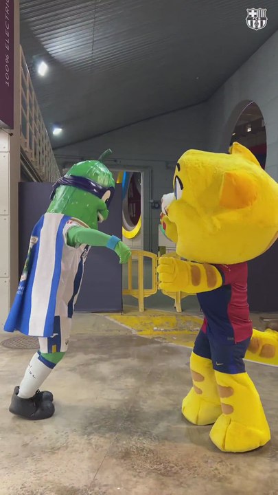 El divertido baile de las mascotas del Barcelona y del Leganés