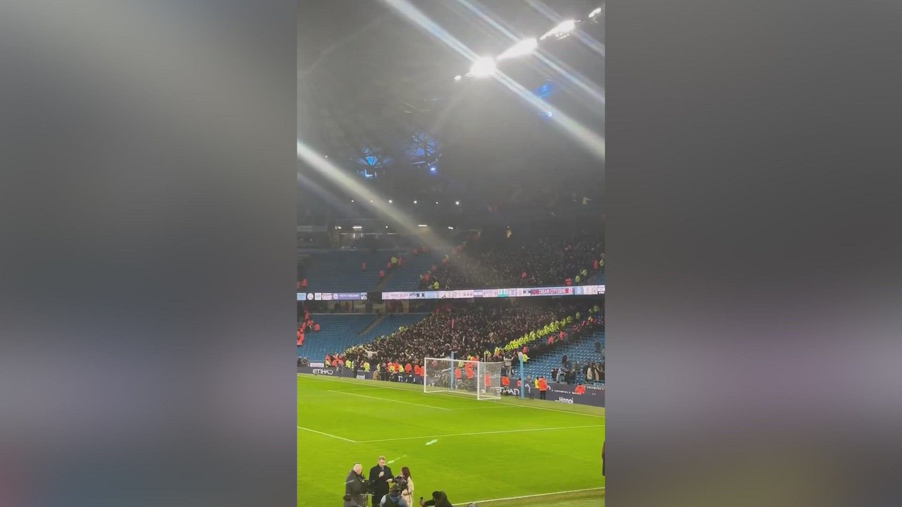 Manchester United fans taunt Manchester City with savage chant