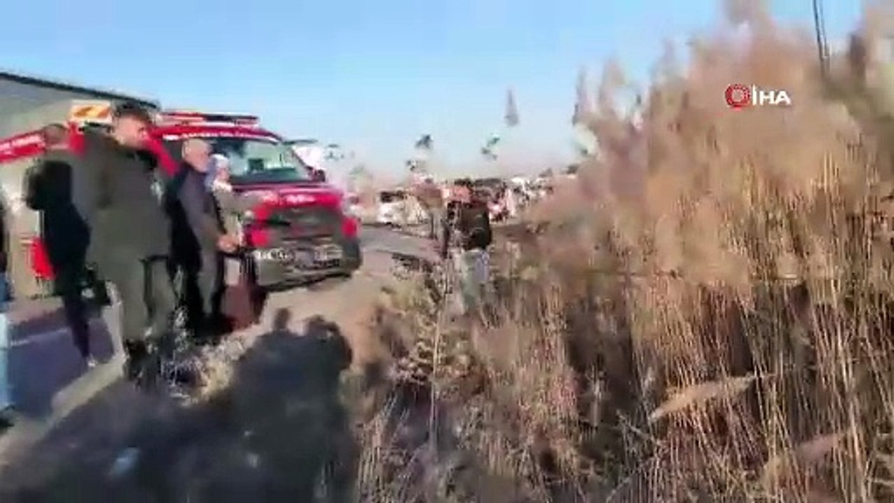 🔴Diyarbakır’ın Bismil ilçesinde hafif ticari aracın devrildiği kazada 1 kişi hayatını kaybetti, 1 yaralı.