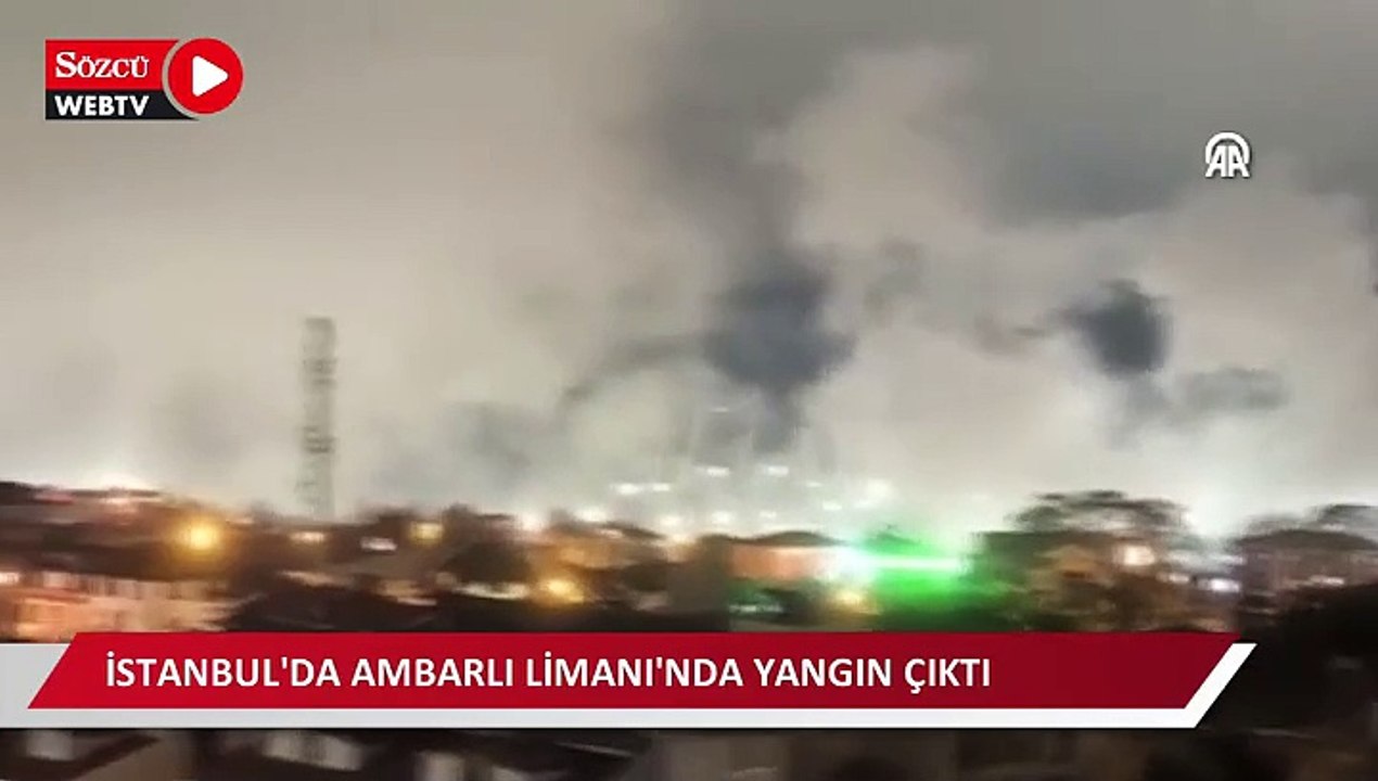 Ambarlı Limanı'nda hurda malzemelerin bulunduğu alanda çıkan yangına müdahale ediliyor