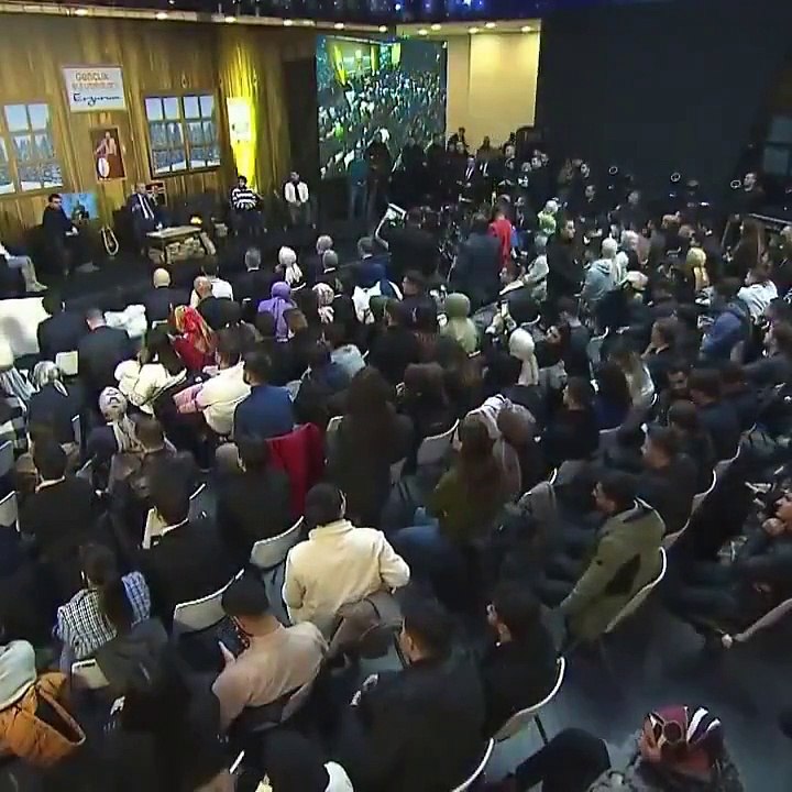 Erdoğan: Kızlara erkek, erkeklere kız beğendiremiyoruz