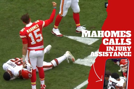 Patrick Mahomes showcing sportsmanship with MYles Garret injury