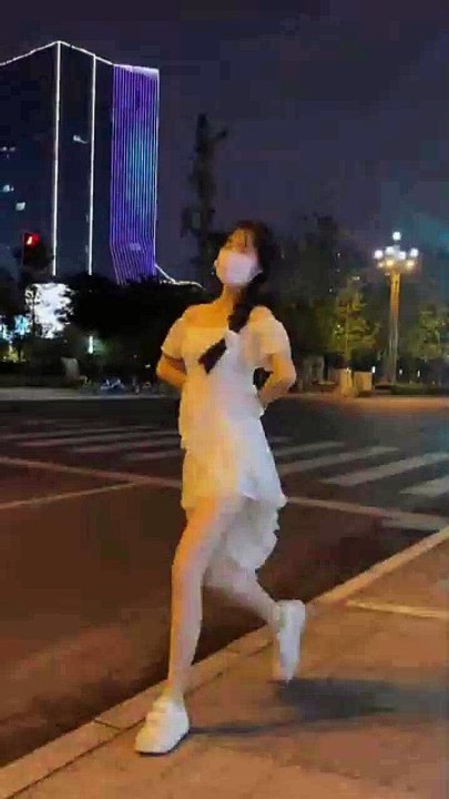 风雨入怀，梦想生花，我们都会奔赴更好的未来。