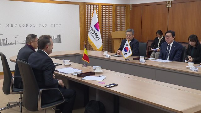 [부산] 박형준, 주한 루마니아 대사 접견...교류 방안 논의 / YTN