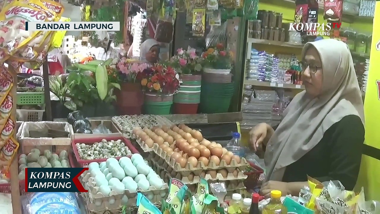 Jelang Nataru Kenaikan Harga Telur Bikin Babak Belur