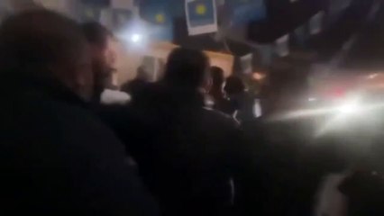 Müsavat Dervişoğlu'nun korumaları gazetecileri darbetti