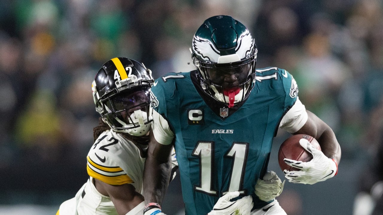 Eagles Defeat Steelers: Keystone Clash Highlights & Stats