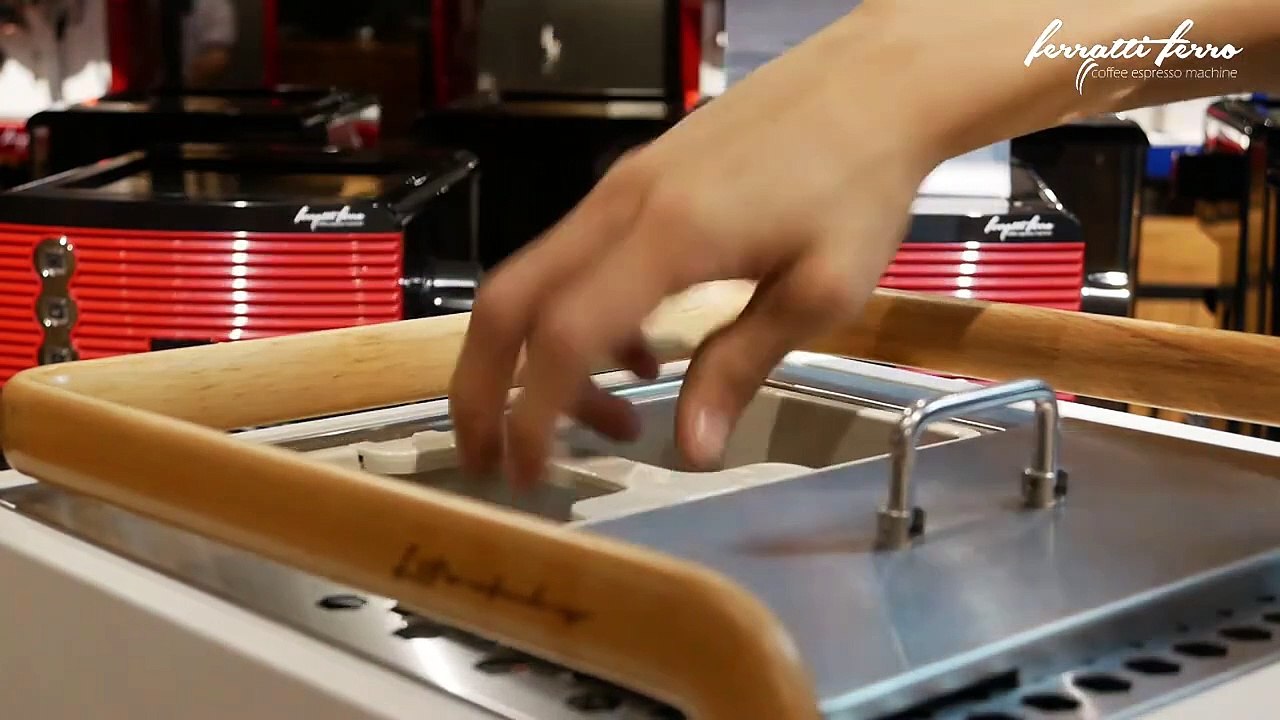 ESPRESSO MACHINE DENGAN DOUBLE BOILER SERTA DILENGKAPI ROTARY PUMP - FERRATTI FERRO FCM-3131A ALLORA