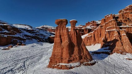 Narman Peribacaları karla kaplandı: Erzurum’da kırmızı-beyaz renk şöleni!