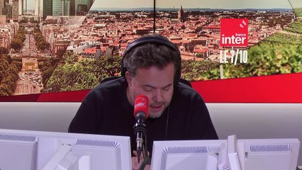 La gauche doit "rester dans l'opposition" tout en "contribuant" à faire durer le gouvernement, juge Jospin