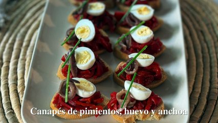 Canapés de pimientos, huevo y anchoa