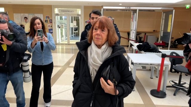 Procès des viols de Mazan : Gisèle Pélicot arrive au tribunal