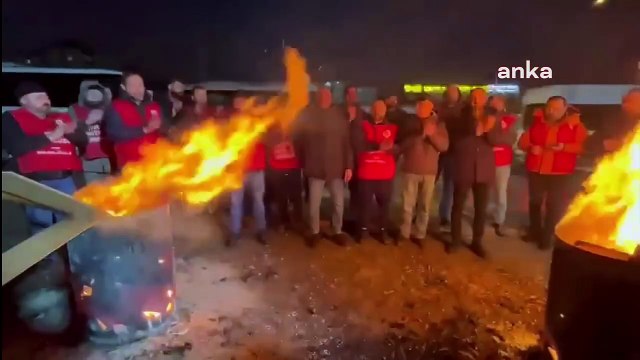 Metal işçileri yasağa rağmen direnişe devam ediyor: 'İsyan, grev, direniş'
