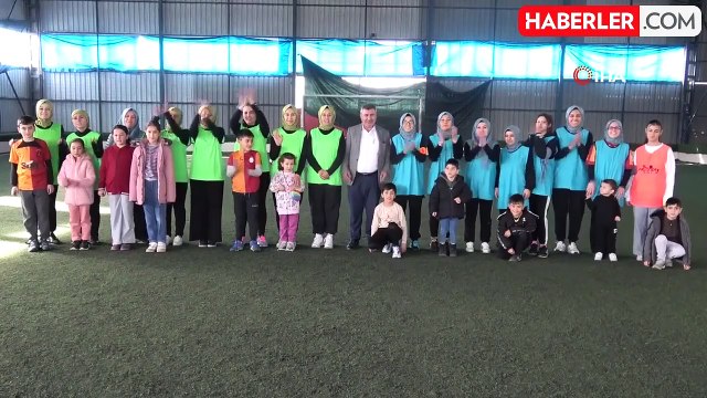 Alyazmalı Kadınlar Futbol Takımı, Çocuklarını Kocalarına Bırakıp Yeşil Sahada Ter Döküyor