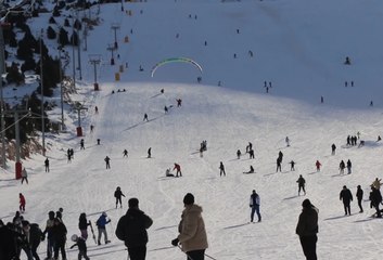Burası diğerlerinden farklı: Hem uçtular hem kayak yaptılar!